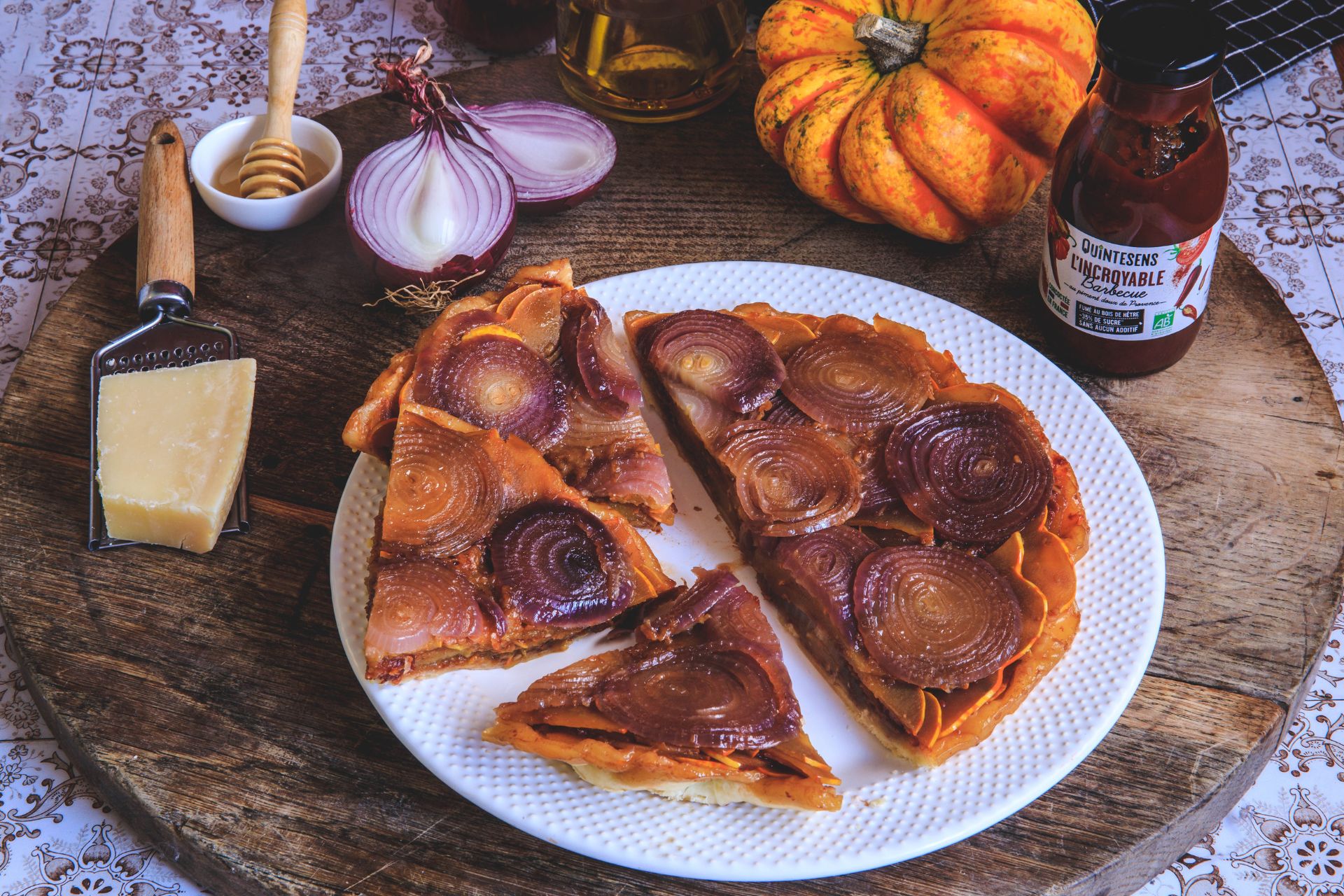 TARTE TATIN AUX OIGNONS ET À LA COURGE
