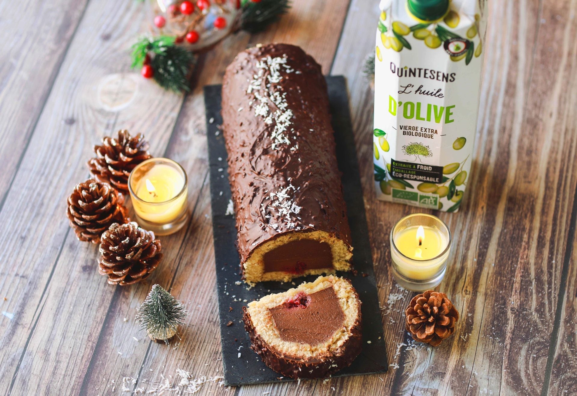 Bûche de Noël chocolat noisette et fruits rouges