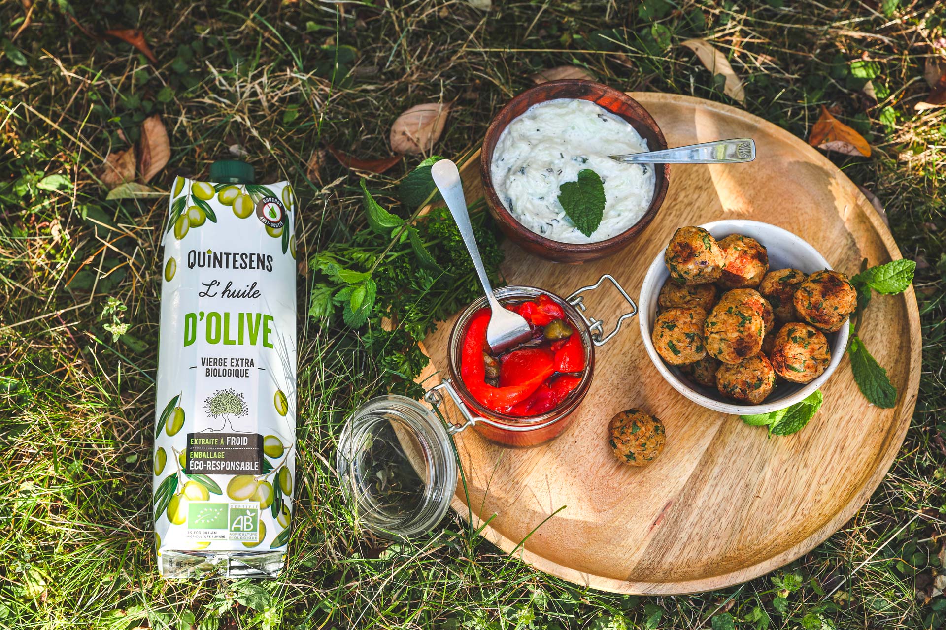 Raïta de concombre, falafels et poivrons confits à l'huile d'olive