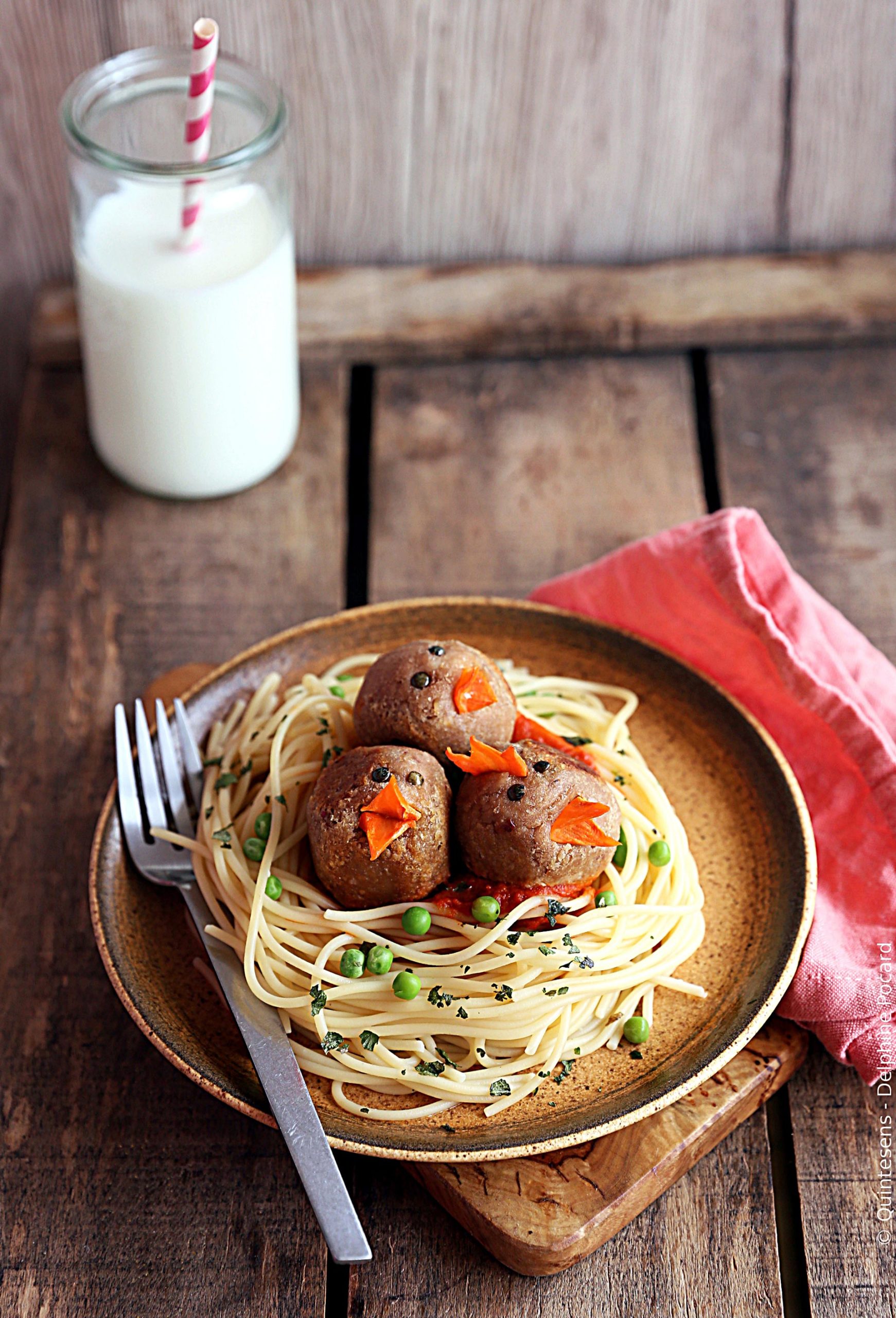 PETITS POUSSINS EN BOULETTES DE THON, NID DE SPAGHETTIS