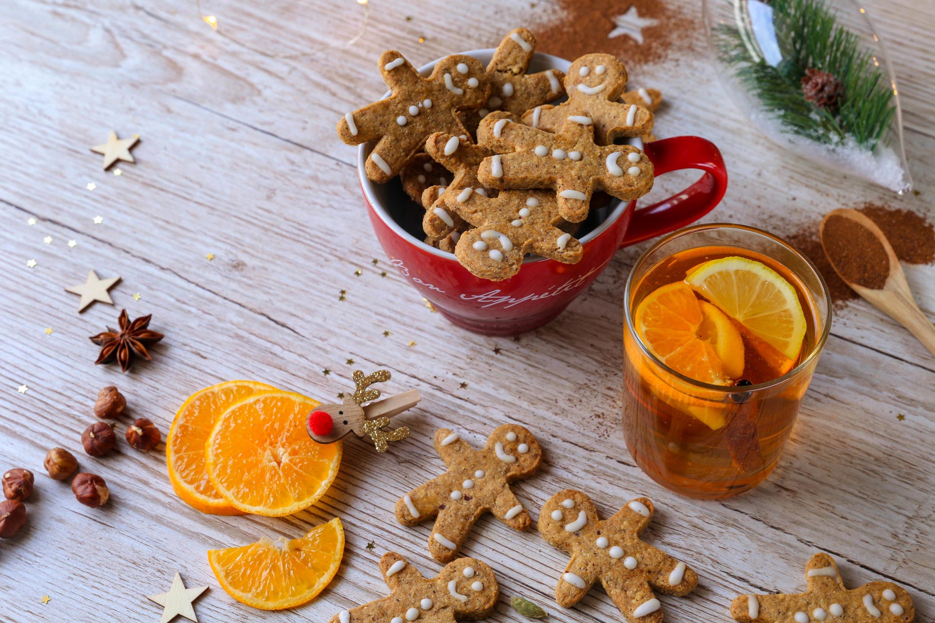 Bredele et jus de pomme chaud aux épices