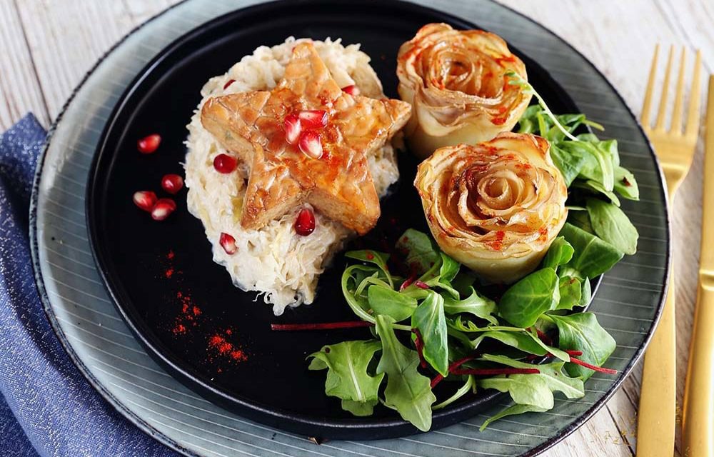 CHOUCROUTE ET TEMPEH DORÉ AUX FLEURS DE POMME DE TERRE (VEGAN)