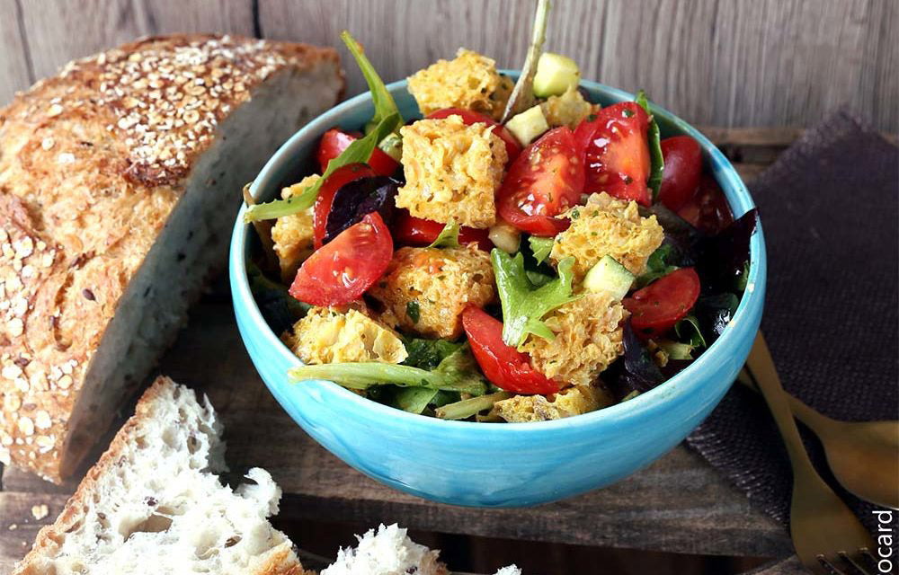 PANZANELLA, TOMATES ET PAIN DORÉ AU CURCUMA