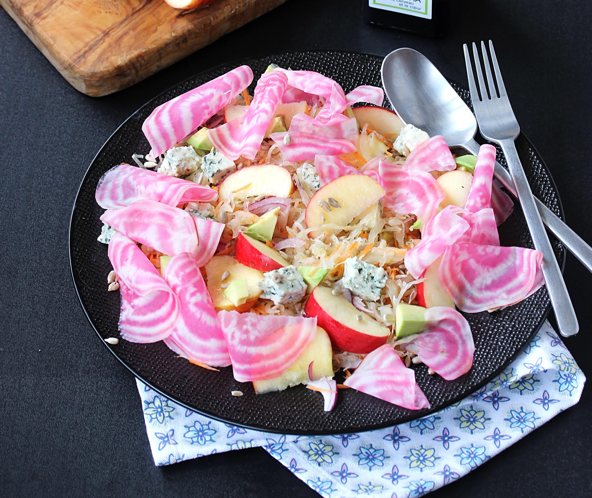 SALADE DE CHOUCROUTE À LA POMME ET AU BLEU