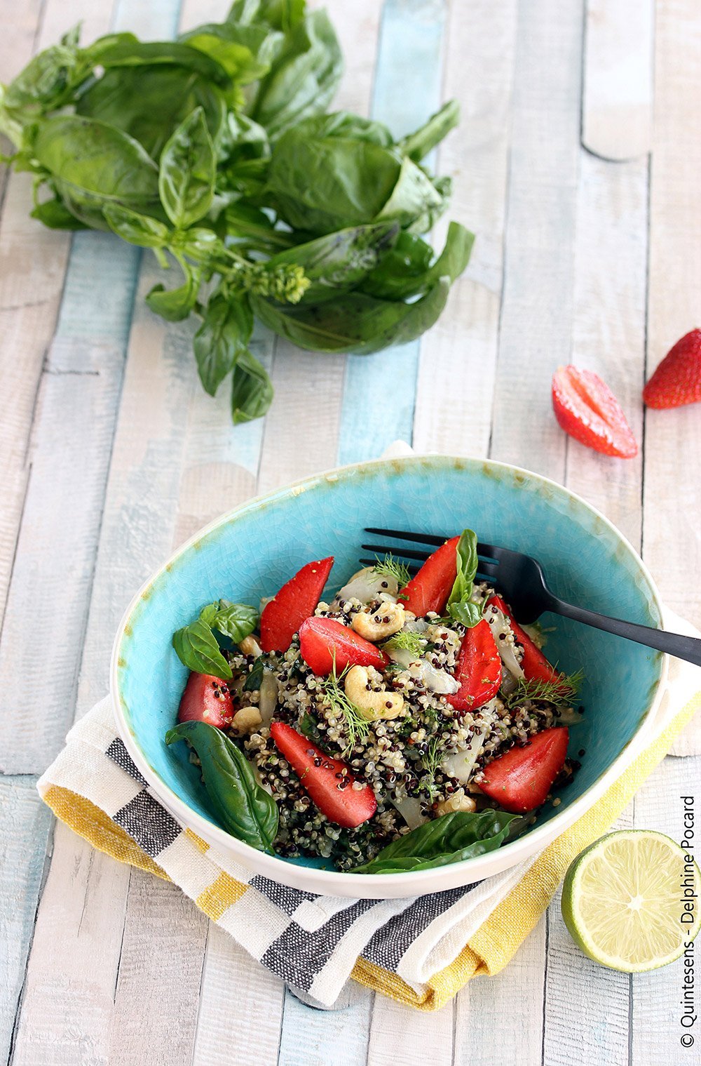 SALADE DE QUINOA AU FENOUIL ET À LA FRAISE