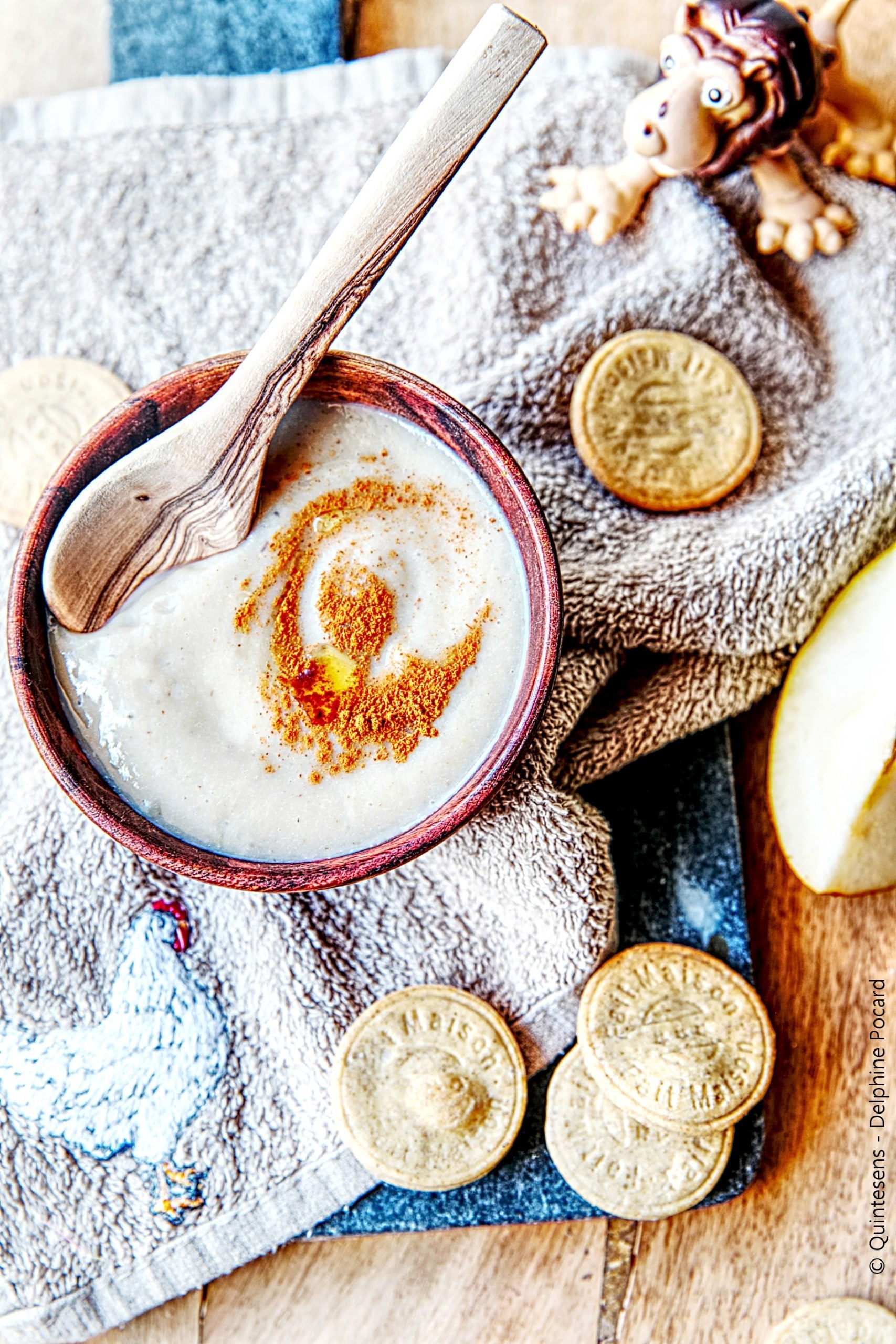 Velouté à la châtaigne et à la poire accompagné de ses petits crackers au sarasin
